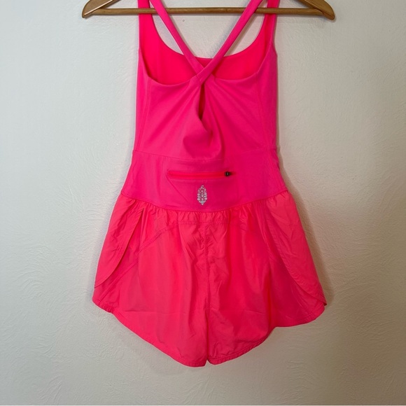 NWOT Free People Movement Righteous Runsie Romper Cutout Athletic Size XS - Picture 11 of 15